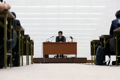 紐約股市小幅回落，因擔憂AI投資負擔而賣壓出籠