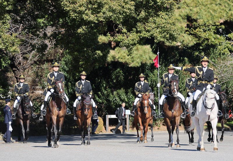 現代の「みかきもり」継承の140年 華道や和歌も学ぶ皇宮警察 [写真特集