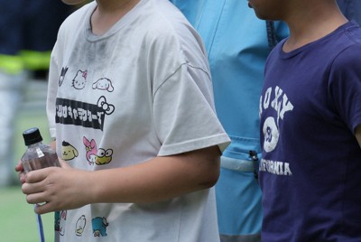 橫濱公園男子遭刺傷，嫌犯逃逸