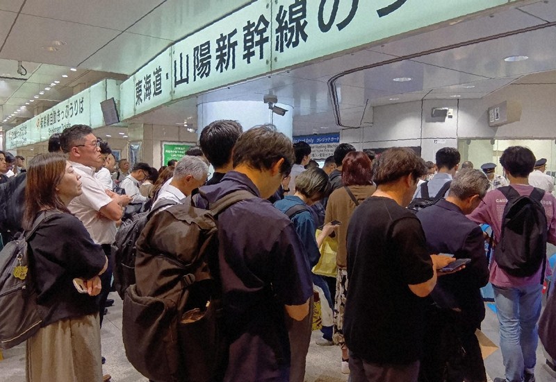 東海道新幹線遭人闖入撞擊，58班列車停駛、100班延誤，影響14萬人
