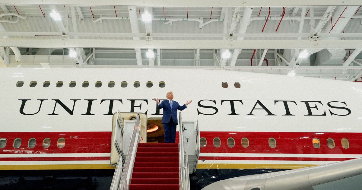 「空飛ぶホワイトハウス」　トランプ氏好みの大統領専用機を披露
