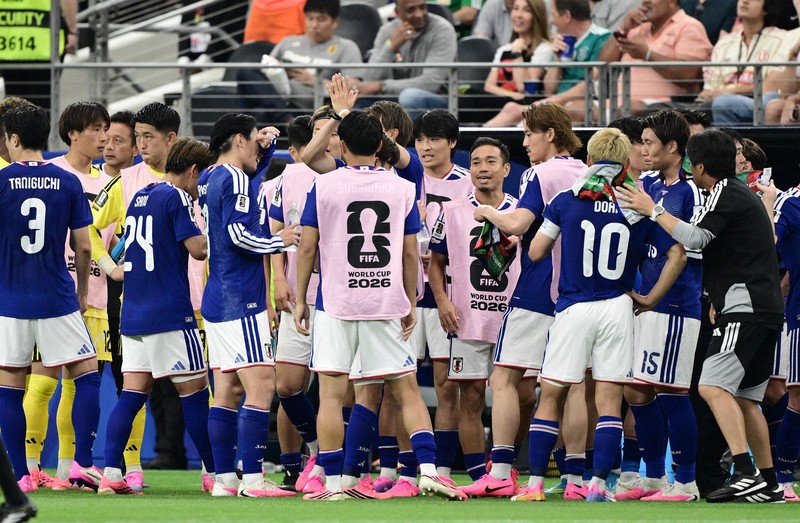体調配慮のはずが…飲水タイムに広がるブーイング サッカーW杯 | 毎日新聞
