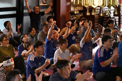 大阪店家推「藍色銅鑼燒」與「國家代表隊特調飲」 應援日本隊踢世界盃