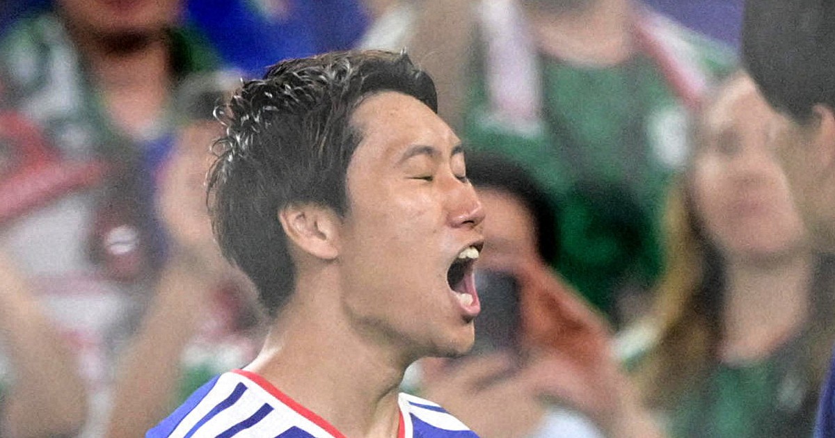 2戦連発の鎌田大地、電話ポーズは「仲間に向けて…」 W杯