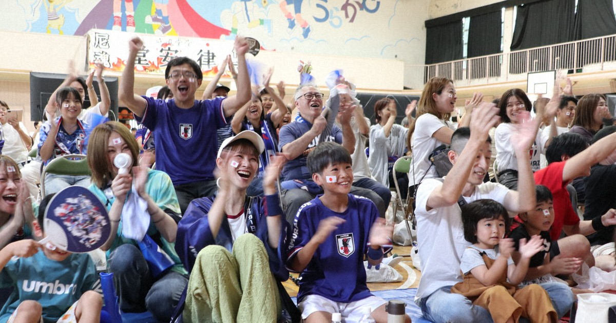 日本隊世足賽旗開得勝 堂安律母校師生市民齊聲歡呼