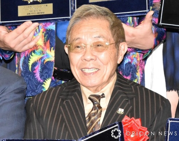 オリコンニュース：89歳・北島三郎、近影が話題 力強くがっちり握手