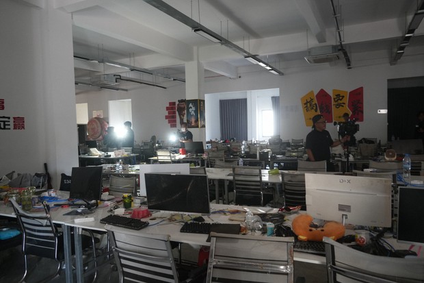 A room believed to have been used as a fraud workspace had desks and computers lined up like a corporate office near the Cambodia border in Surin province, northeastern Thailand, as shown in this photo taken on April 7, 2026. (Mainichi/Ai Kunimoto)
