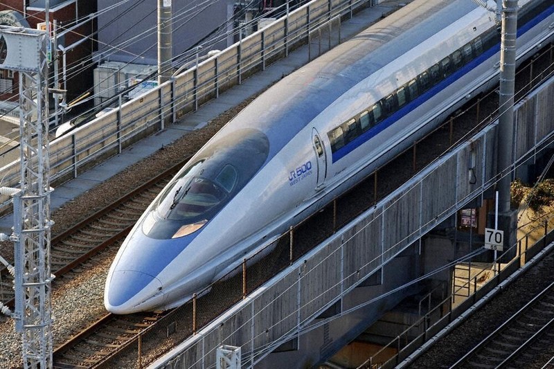 毎小ニュース：社会 「ロングノーズ」 新幹線500系、引退へ | 毎日新聞
