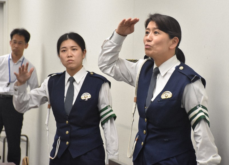 交通安全教室寄託的期望：交通安全指導官警部補傳承給後輩