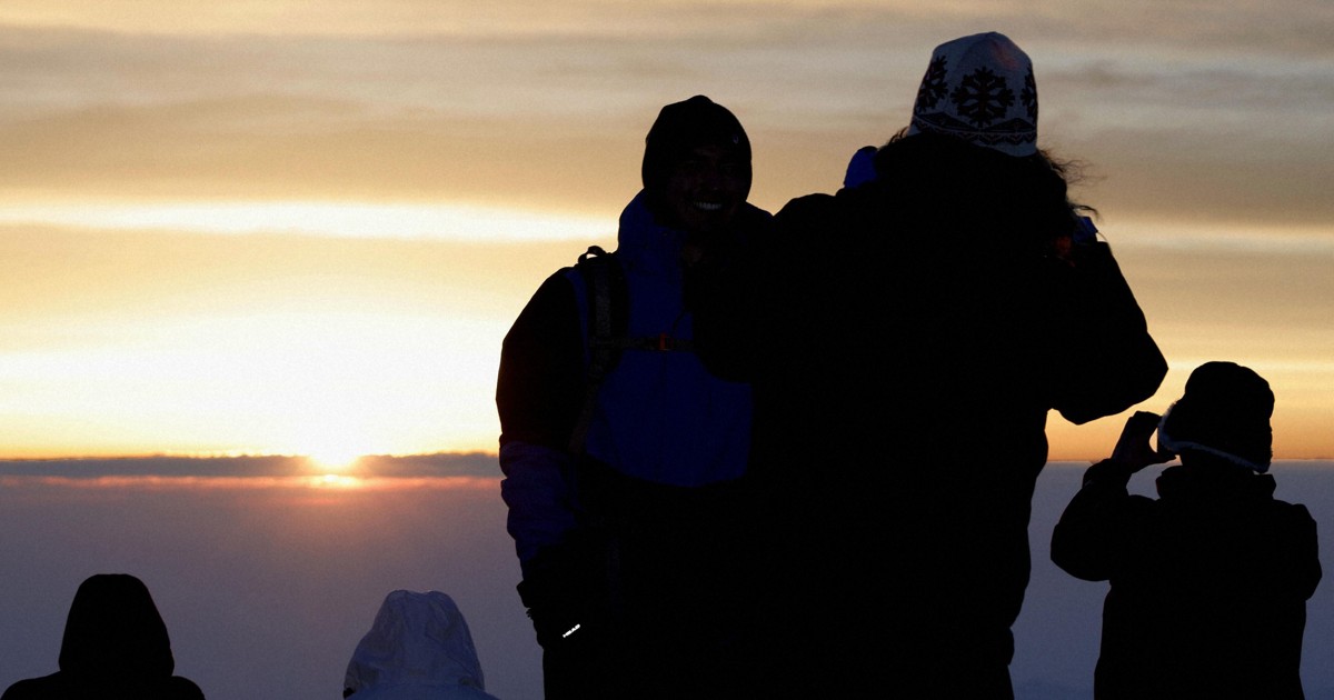 Mt. Fuji climbing season opens with 2 trails, new fee kiosks ease crowds