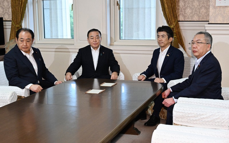 自民與中道達成「優先審議皇室典範」共識,但國會僵局仍難解