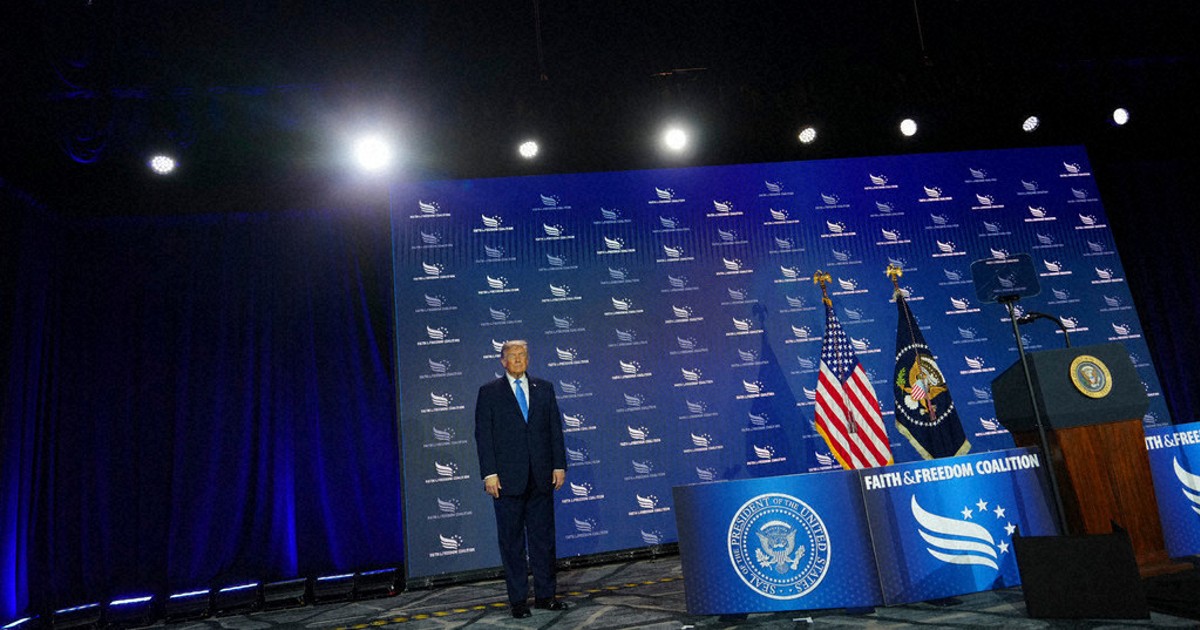 Trump and Republicans return to communist attacks against Democrats ahead of the midterm elections