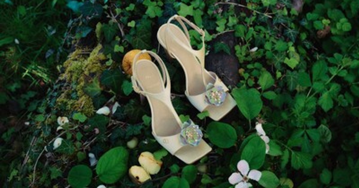 プレスリリース：［Dior］睡蓮の花をあしらった新作のクリエイション
