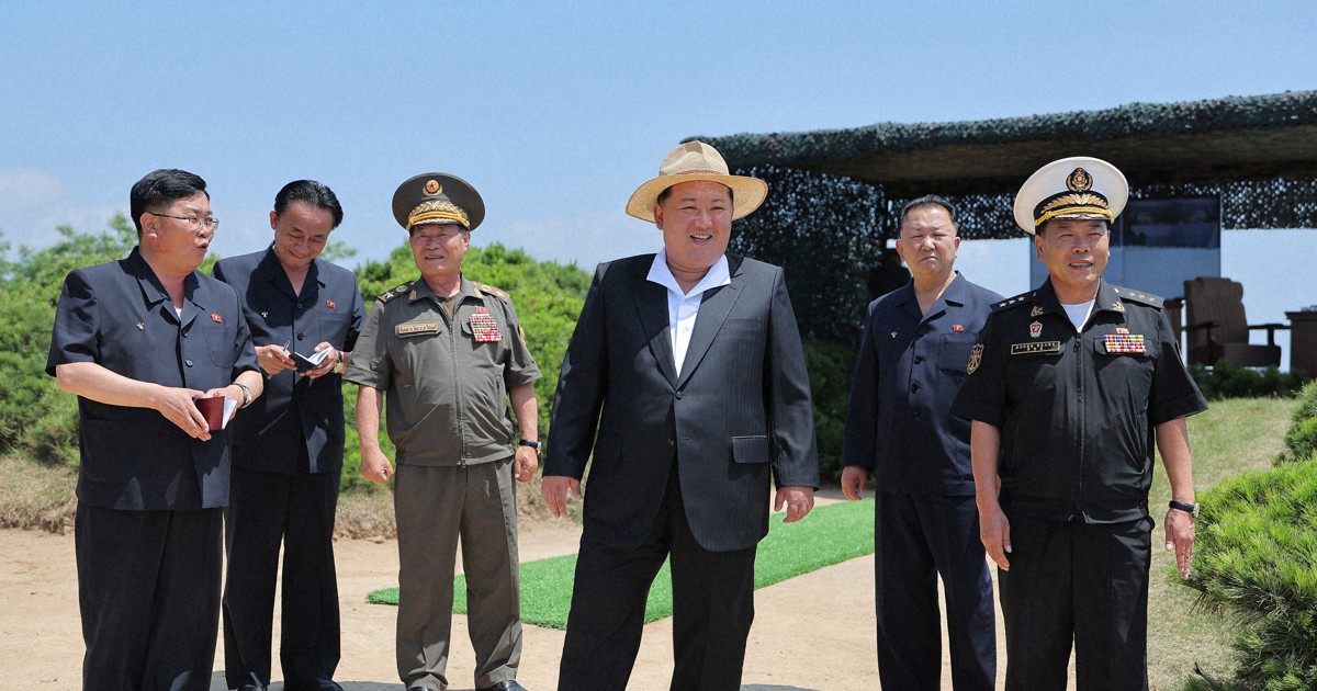 北朝鮮の2隻目の新型駆逐艦、2カ月以内に就役か　正恩氏が視察