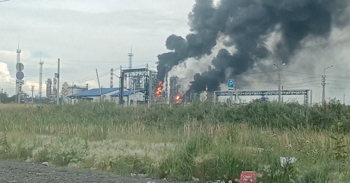 ウクライナ軍、西シベリアのロシア最大製油所を初攻撃 無人機で