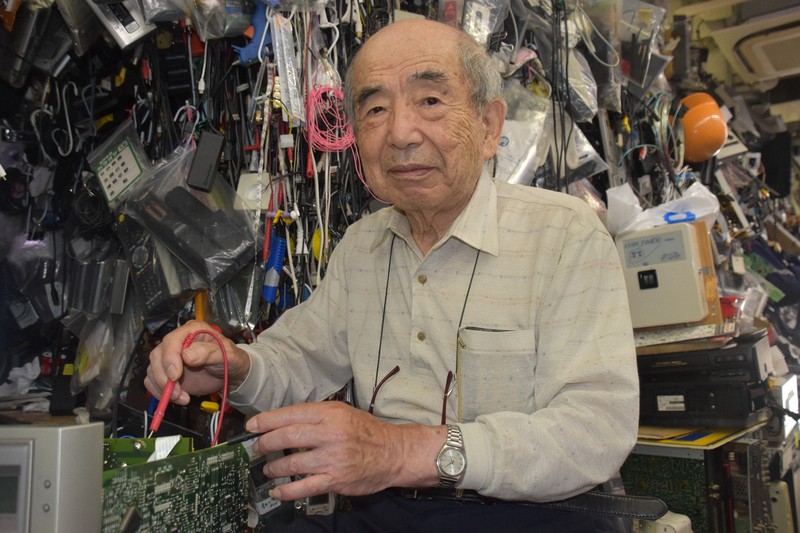 89歲維修職人讓故障電器重獲新生,全國慕名而來