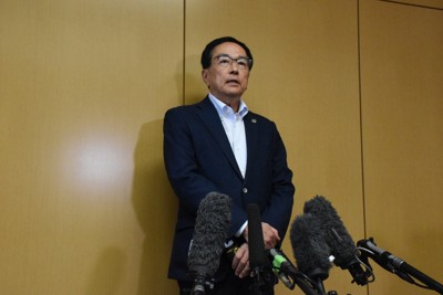 福岡縣議長否認收受現金，前副議長指證曾交付500萬日圓