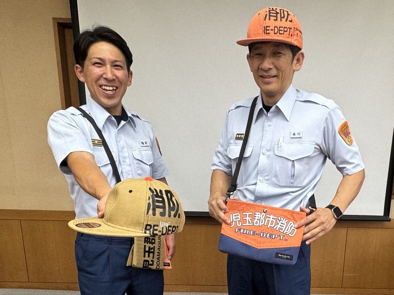 消防衣重生計畫:廢棄消防服化身帽子與包袋,賦予新生命