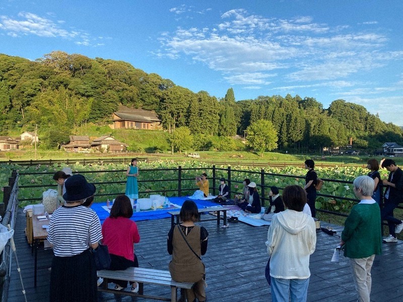 花咲く極楽浄土 臼杵の石仏公園 20日まで蓮まつり ／大分 | 毎日新聞