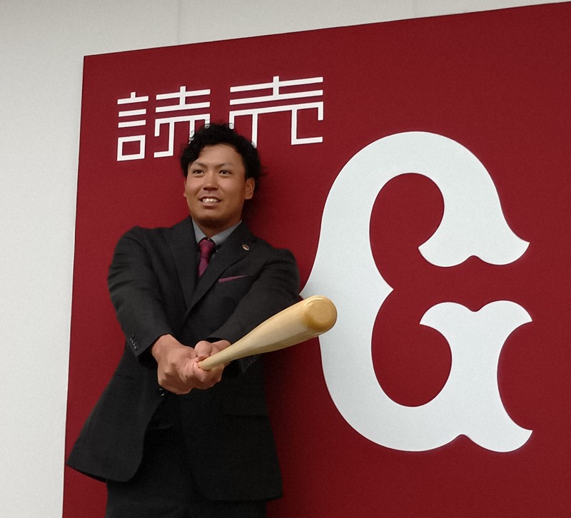 職棒巨人隊的「老新人」知念大成:26歲的他,追求著怎樣的光芒?