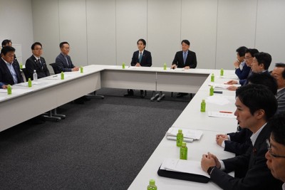 所得連動給付制引爭議,執政黨內亦有雜音