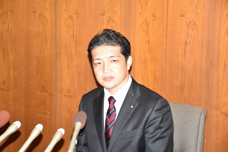 愛知大治町長涉嫌侵入前眾議員事務所接受警方調查