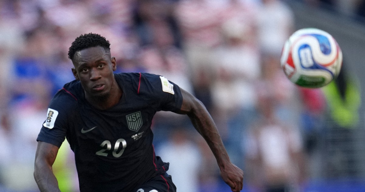 football life:主役は誰？　寂しげな米国エースFWの背中が問う　サッカーW杯