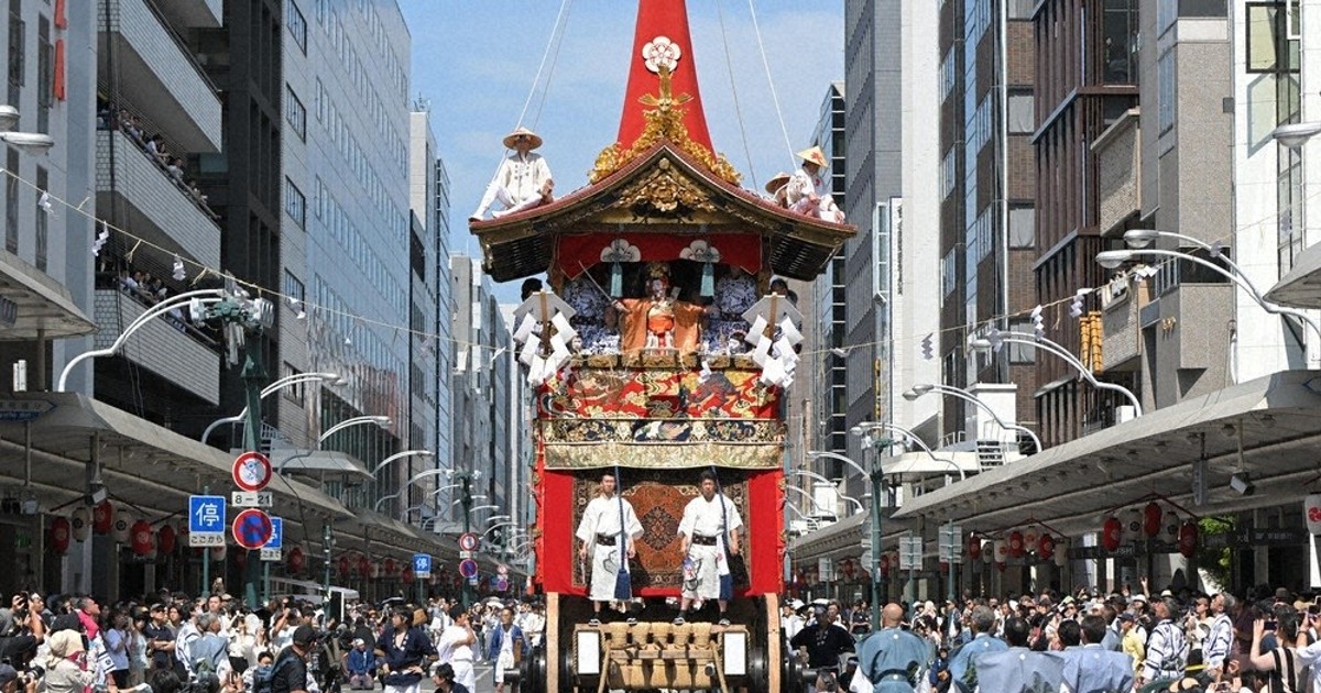 夏空に響く祇園囃子 | 毎日新聞