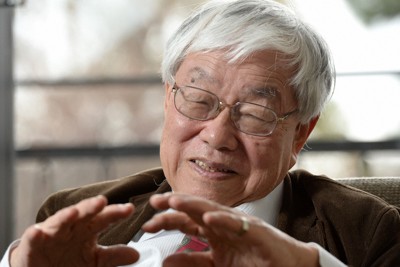 高市早苗首相「睡不到3小時」貼文引發爭議，在野黨質疑國家領導人工作方式