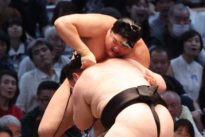 關脇安青錦達成十勝,確定重返大關寶座 - 日本大相撲名古屋場所