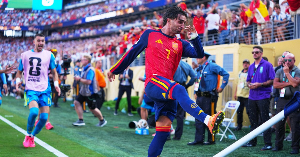 Tây Ban Nha vô địch World Cup nhờ bàn thắng của Ferran Torres ở hiệp phụ