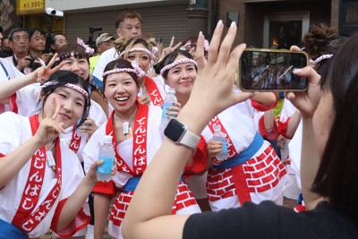 盛夏大阪天神祭「辣妹神轎」熱力登場 笑容點亮酷暑